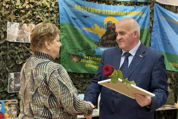 Губернатор Костромской области Сергей Ситников поблагодарил «Армию тыла памяти Эдуарда Реунова» за помощь бойцам в зоне СВО Губернатор Костромской области Сергей Ситников поблагодарил «Армию тыла памяти Эдуарда Реунова» за помощь бойцам в зоне СВО