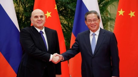 Китай готов укреплять взаимодействие с Россией, заявил Ли Цян