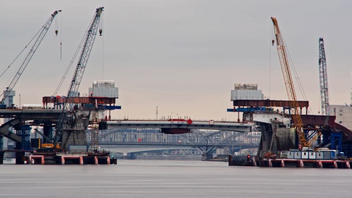 Большой Смоленский мост обрел крылья: переправа разведет их уже будущей весной Большой Смоленский мост обрел крылья: переправа разведет их уже будущей весной