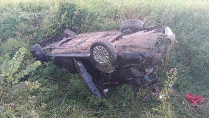 В Башкирии автомобиль вылетел в кювет и перевернулся