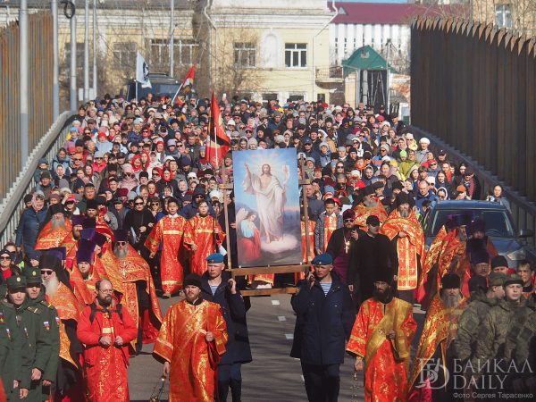 Пасхальный крестный ход прошёл по улицам Улан-Удэ