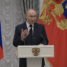 В Екатерининском зале Кремля Путин вручил премии молодым деятелям культуры