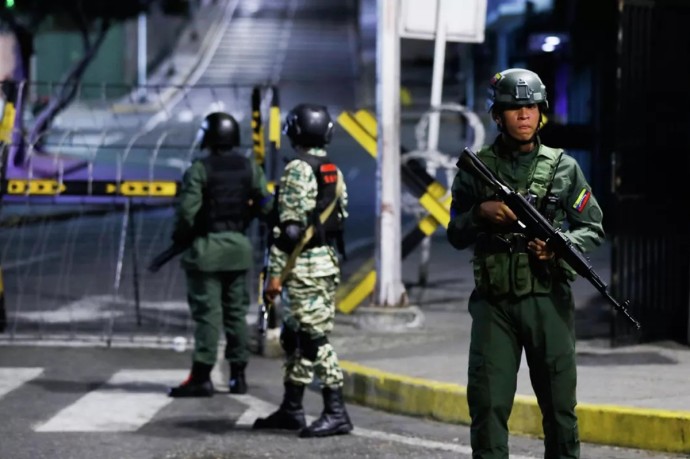 СМИ сообщили о стрельбе у президентского дворца в столице Венесуэлы СМИ сообщили о стрельбе у президентского дворца в столице Венесуэлы