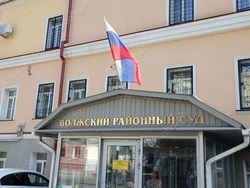 Подозреваемый во взятке полицейский начальник отпущен из-под ареста