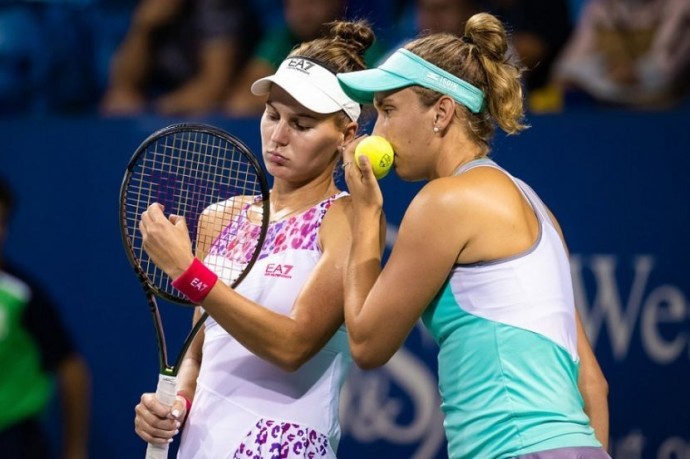 Теннис. Итоговый турнир WTA. Финал. Бабош / Стефани - Кудерметова / Мертенс. Прямая трансляция