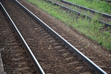 В Приамурье при сходе с рельсов вагонов и крана погибли люди