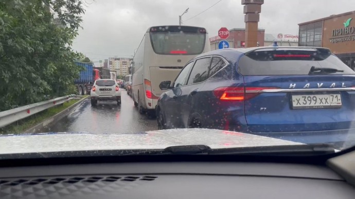 На Калужском шоссе в Туле образовалась большая пробка