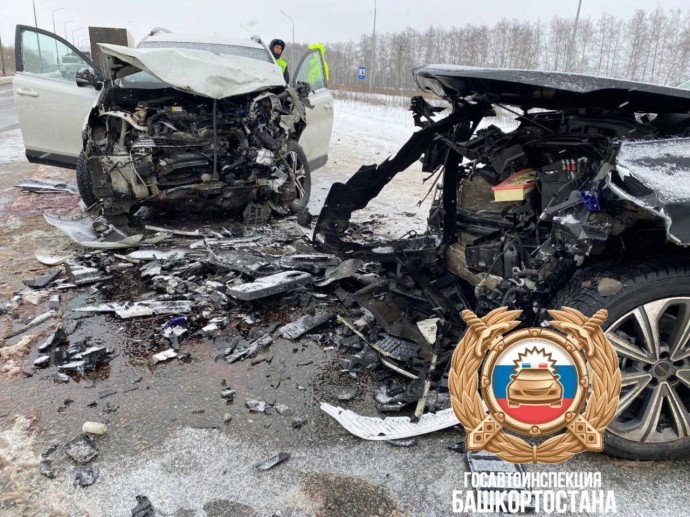 В Башкирии при столкновении автомобилей погибла женщина В Башкирии при столкновении автомобилей погибла женщина
