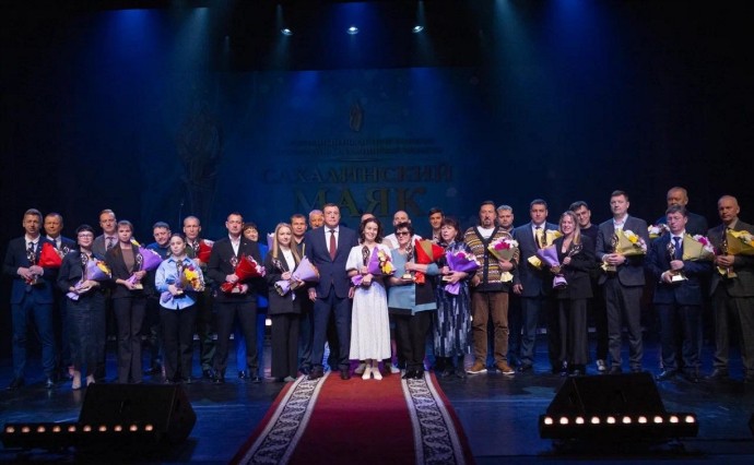 Губернатор вручил награды победителям конкурса "Сахалинский маяк" Губернатор вручил награды победителям конкурса "Сахалинский маяк"