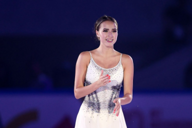 Фото: Загитова показала, за какую команду болела в матче "Динамо" и "Зенита"