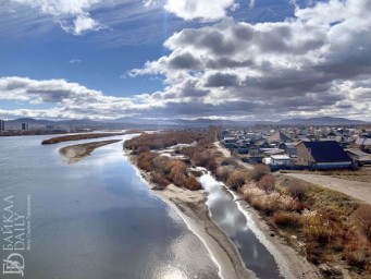 В Улан-Удэ днём небольшой снег