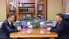 Александр Новак встретился с главой Республики Тыва Владиславом Ховалыгом