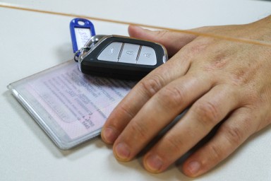 Водительские права в России перестанут автоматически продлеваться