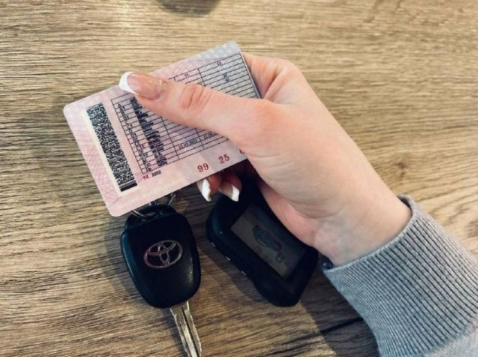 В России отменили автопродление водительских прав В России отменили автопродление водительских прав