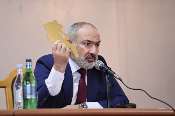 Пашинян: А железную дорогу в Азербайджан пусть нам строит Россия
