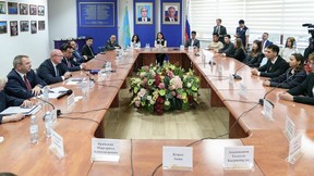 Дмитрий Чернышенко встретился с преподавателями и студентами филиалов МГУ и МГИМО в Казахстане