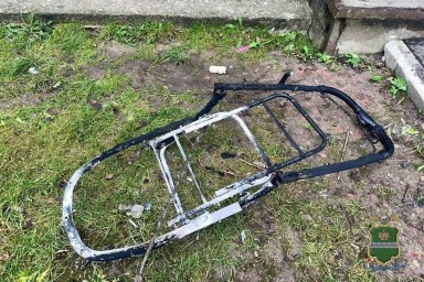 Ссора двух жительниц Калужской области закончилась сожжением детской коляски