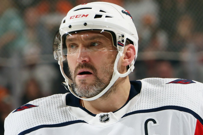 Овечкин вышел на 20-е место в истории НХЛ по матчам