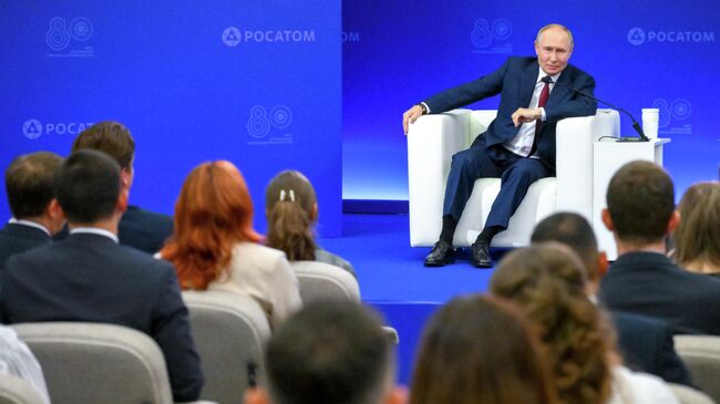 Путин пообещал восстановить поврежденное в приграничных регионах