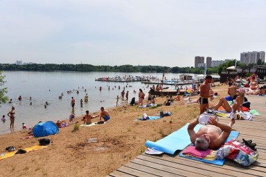 Роспотребнадзор закрыл 10 купальных зон в Москве