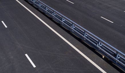 Около 600 тысяч квадратных метров асфальта заменили на ТТК в Москве