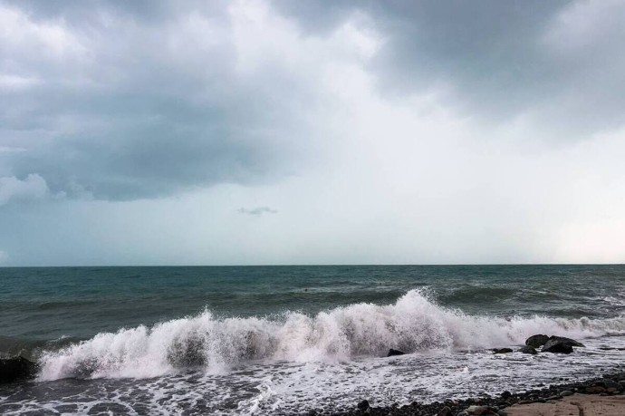 Атаку безэкипажных катеров отразили российские ПВО в Черном море Атаку безэкипажных катеров отразили российские ПВО в Черном море