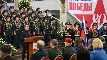 Медведев открыл "Диктант Победы"
