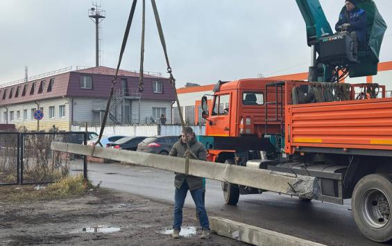 В Курске ограничат въезд на газон у Арены из-за нелегальной парковки В Курске ограничат въезд на газон у Арены из-за нелегальной парковки