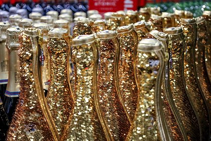 Некоторым россиянам порекомендовали отказаться от алкоголя в новогоднюю ночь