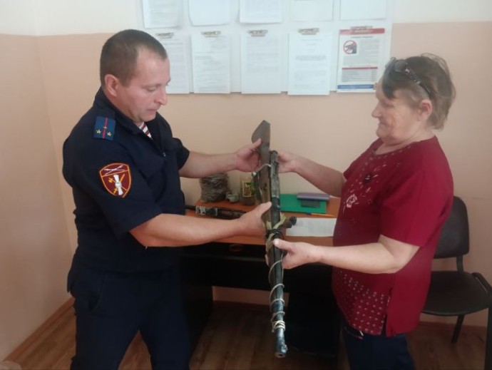 Жительница Бурятии нашла на огороде ружья и 400 патронов