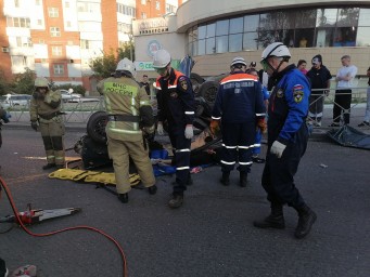 Обнародованы фото с места жуткой аварии на улице Калинина в Пензе