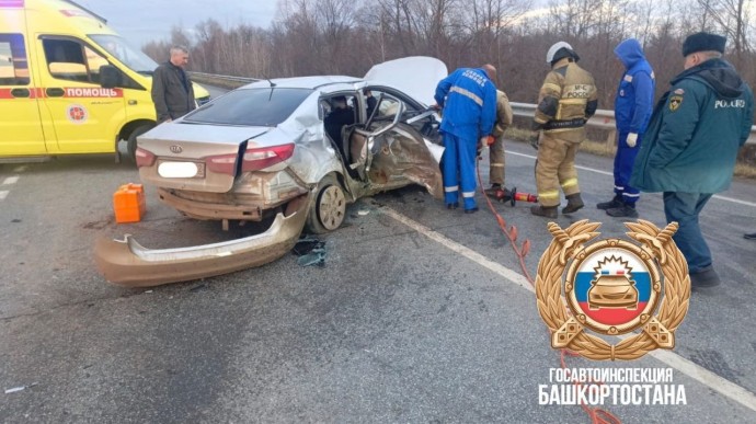 В Башкирии в массовой аварии пострадали четыре человека