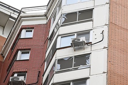 В российском городе беспилотник ВСУ попал в жилой дом. Начался пожар, пострадали люди