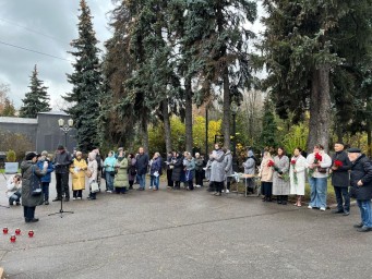 Делегация Башкирии почтила память жертв политических репрессий на Донском кладбище