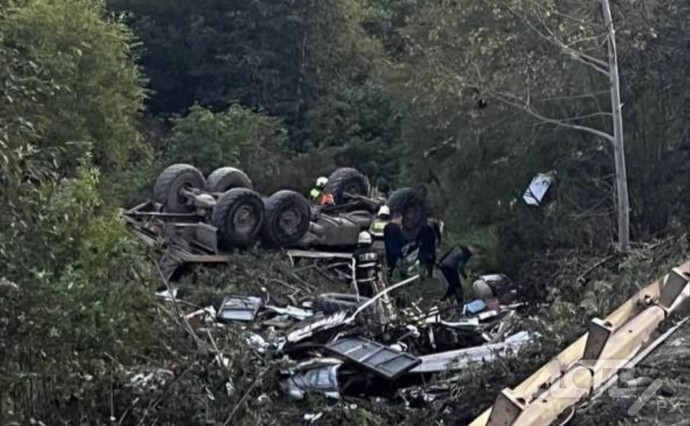 Попавшие в смертельное ДТП сахалинцы - сотрудники охинского дорожно-строительного управления