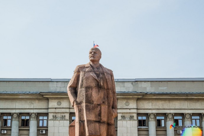 Ленина на площади вымоют за 26 тысяч рублей