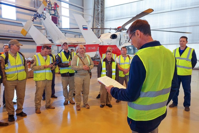 В любую погоду: как пилотов Московского авиационного центра готовят к работе зимой