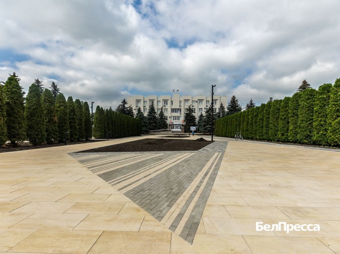 В Чернянке благоустроили территорию у Центра молодёжных инициатив