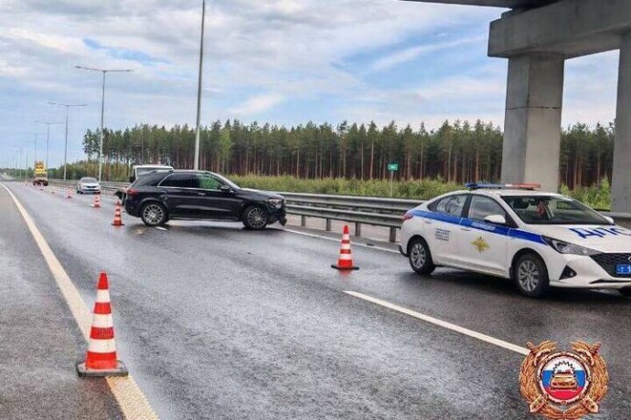 В Тверской области произошло серьезное ДТП с Mercedes