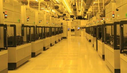 Власти Южной Кореи обеспокоены намерениями США ограничить поставки оборудования для выпуска чипов в Китай