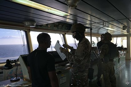 Посольство во Франции прокомментировало задержание шедшего из России танкера