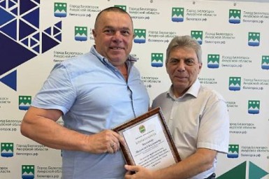 В Приамурье в аварии, при которой автомобиль въехал в водоем, погиб руководитель подрядной организации