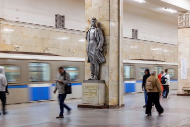 Экскурсоводы Москвы рассказали, куда пойти с детьми в День Победы