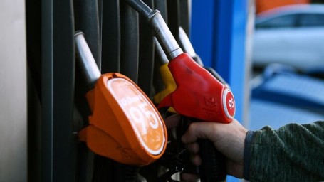 В России временно ужесточили правила биржевых торгов бензином