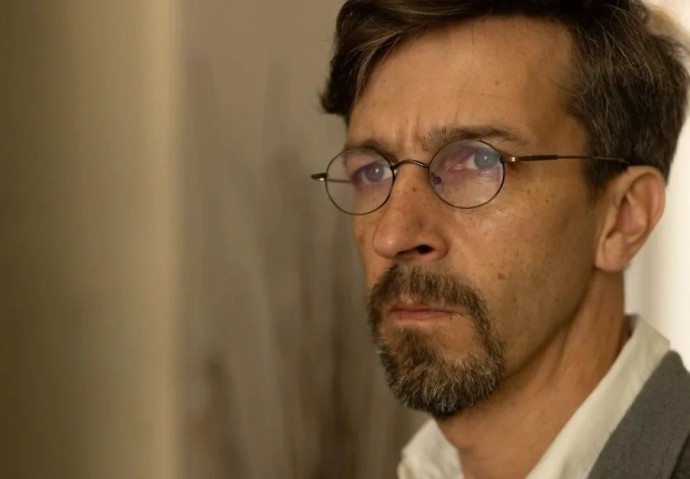 В психиатрической лечебнице умер звезда сериала "Хирург" Тихон Котрелев