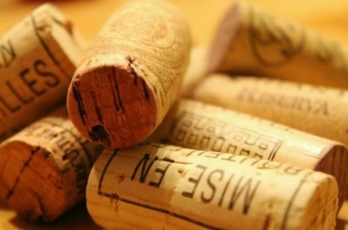 Производство слабоалкогольной продукции снизилось почти в два раза