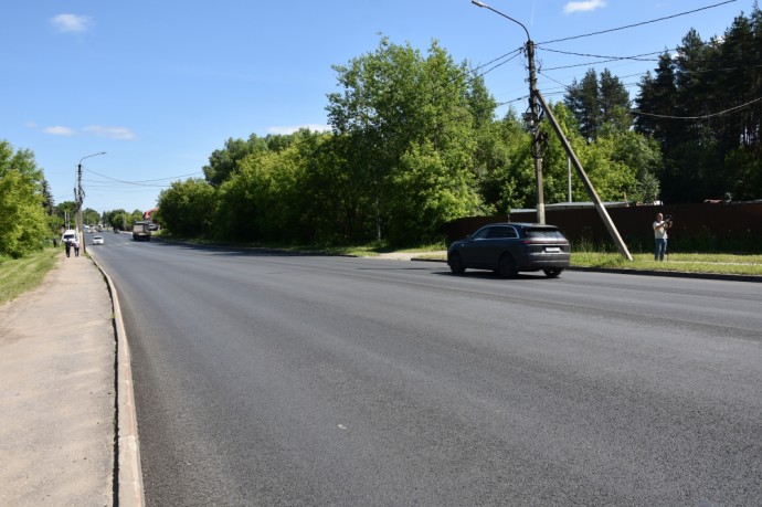 В Костроме появится новый асфальт, где ездят автобусы, ходят туристы и жалуются костромичи