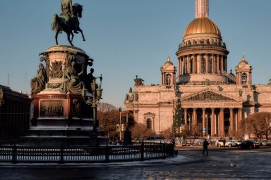 В Петербурге полиция задержала хулиганов, стрелявших по Исаакиевскому собору