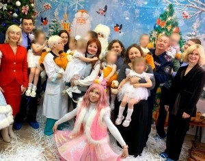 Сотрудники Следственного комитета России в преддверии Нового года посетили подшефный Муромский дом ребенка