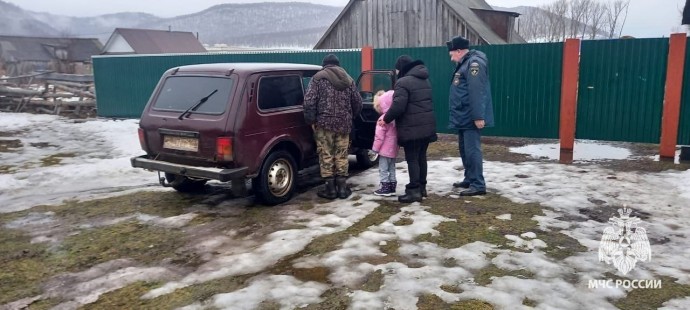 В Башкирии прохожие спасли детей